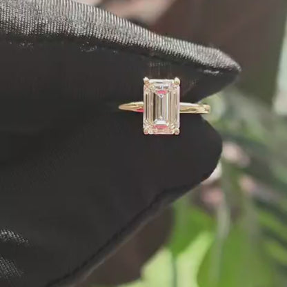 祖母綠形單顆培育鑽石戒指