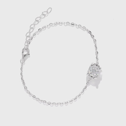 Horn Prong-Set Lab Grown Diamond Bracelet