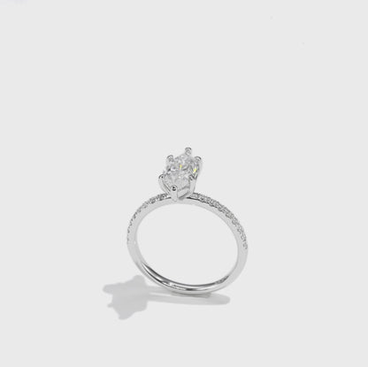 馬眼形鑲鑽培育鑽石戒指