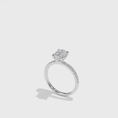 橢圓形鑲鑽培育鑽石戒指