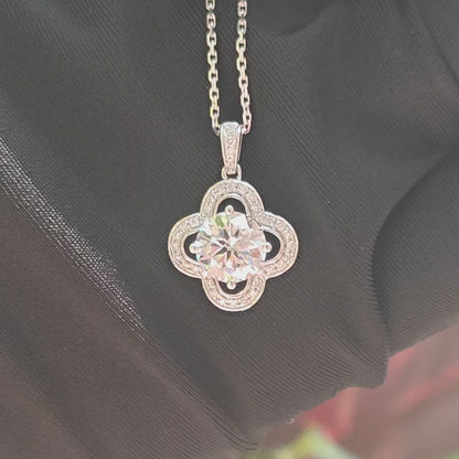 四叶草培育钻石吊坠