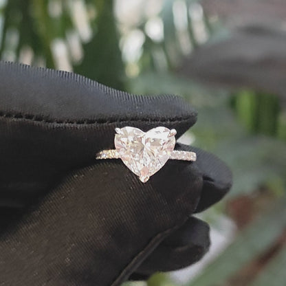 心形鑲鑽培育鑽石戒指