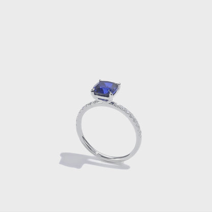 枕形鑲鑽寶石戒指